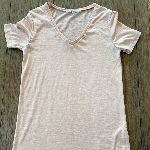 4/$20 Pink T-Shirt Bundle - Picture 6 of 6